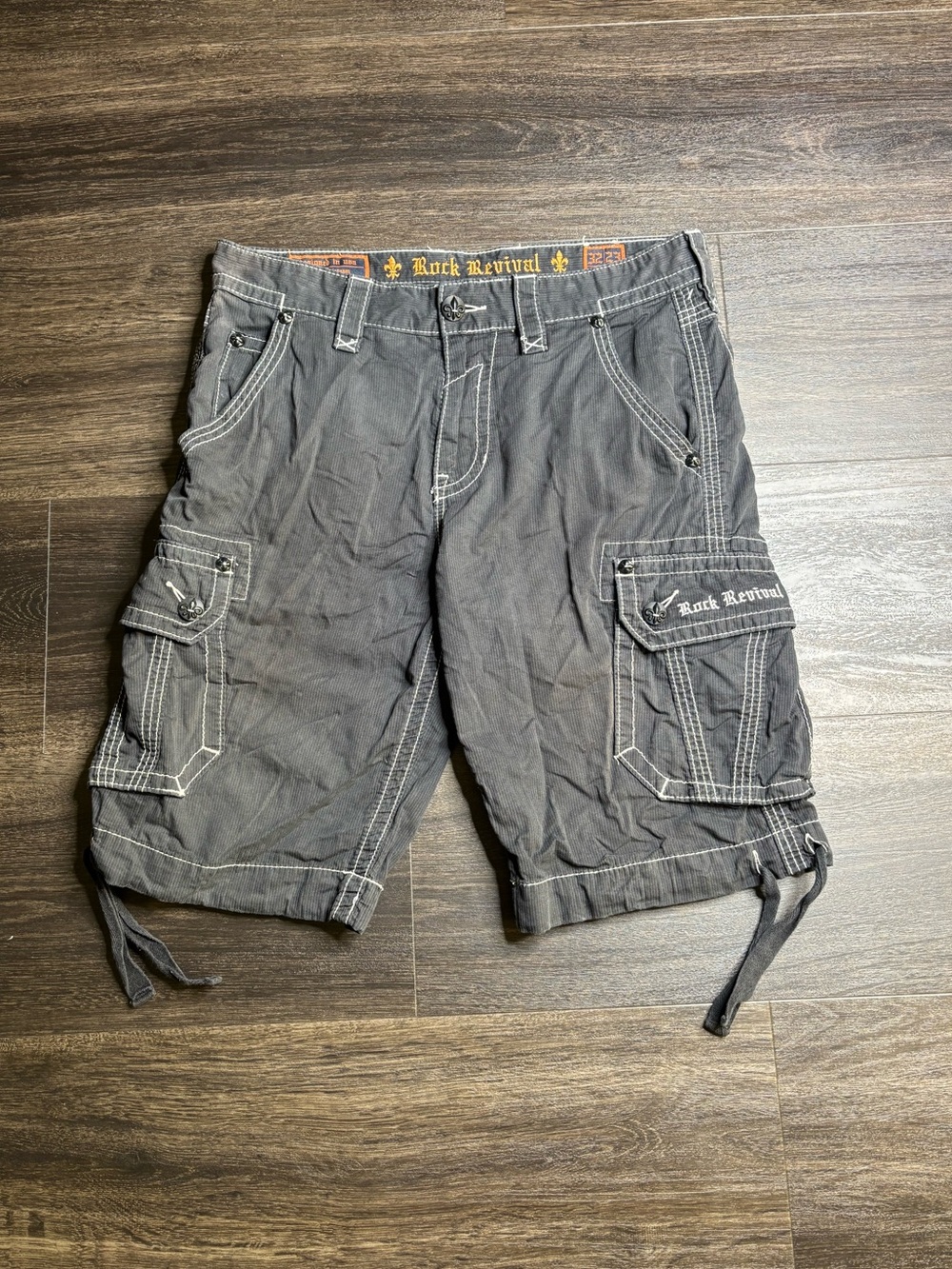 VTG Y2K Rock Revival Classic Cargo Shorts Black Men's Size 32 - Picture 3 of 6